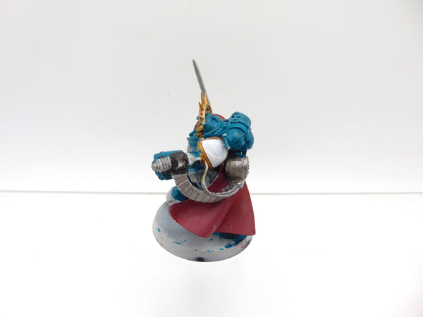 Primaris Captain in Gravis Armour