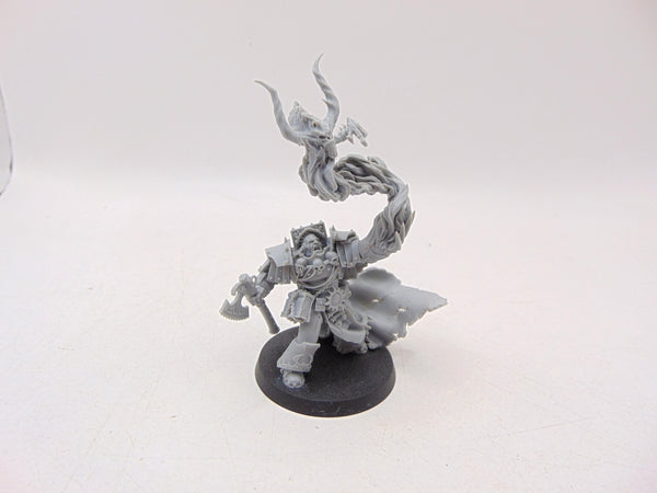 Traitor Librarian in Cataphractii Termiator Armour