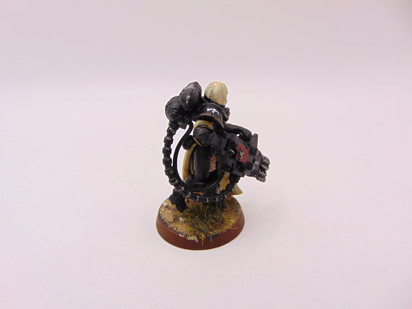 Battle Sister with Heavy Flamer