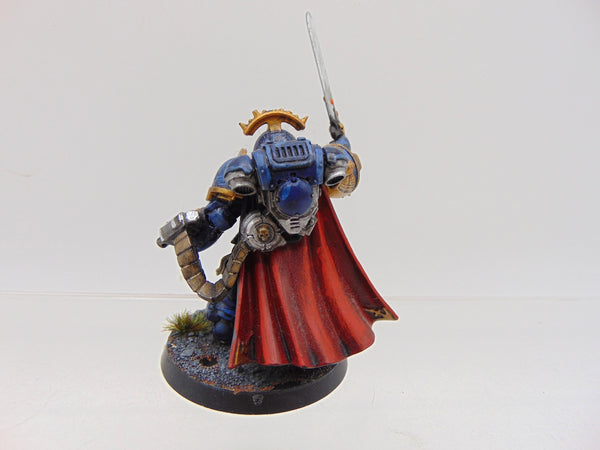 Primaris Captain in Gravis Armour