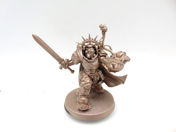 Primaris Captain in Gravis Armour