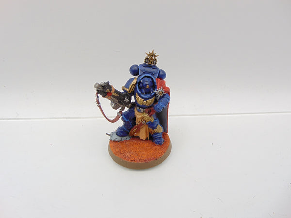 Primaris Captain in Gravis Armour