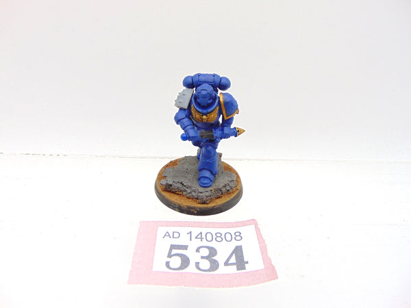 Primaris Lieutenant Calsius