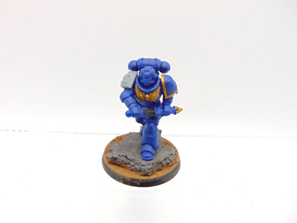Primaris Lieutenant Calsius