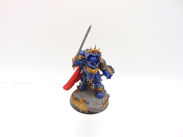 Primaris Captain in Gravis Armour