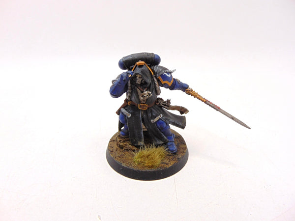 Primaris Librarian in Phobos Armour