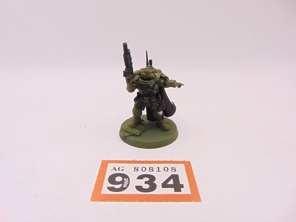 Primaris Captain in Phobos Armour