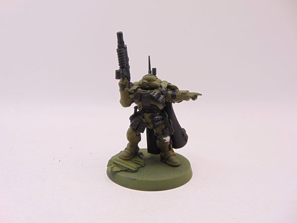 Primaris Captain in Phobos Armour