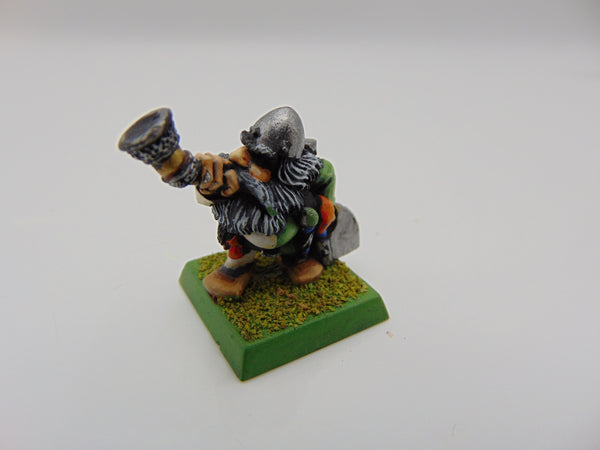 Dwarf Hornblower / Musician