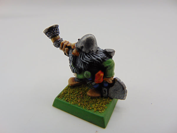 Dwarf Hornblower / Musician