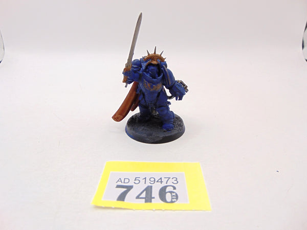 Primaris Captain in Gravis Armour