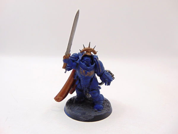 Primaris Captain in Gravis Armour