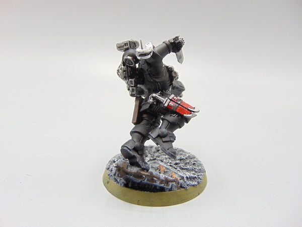 Primaris Lieutenant in Reiver Armour