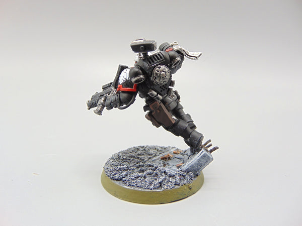 Primaris Lieutenant in Reiver Armour