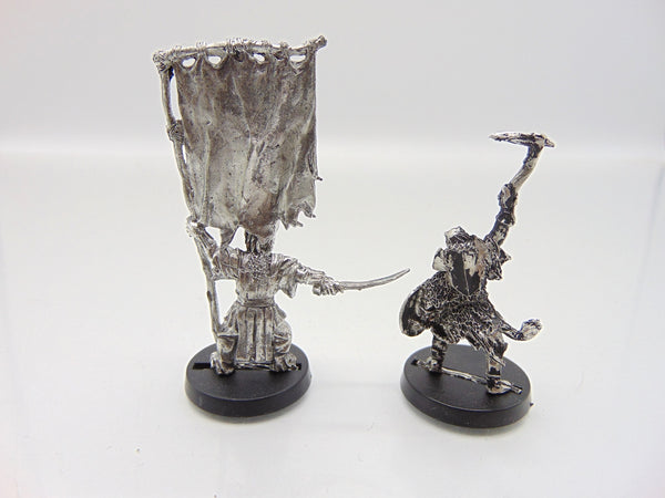Mordor Orc Captain and Banner