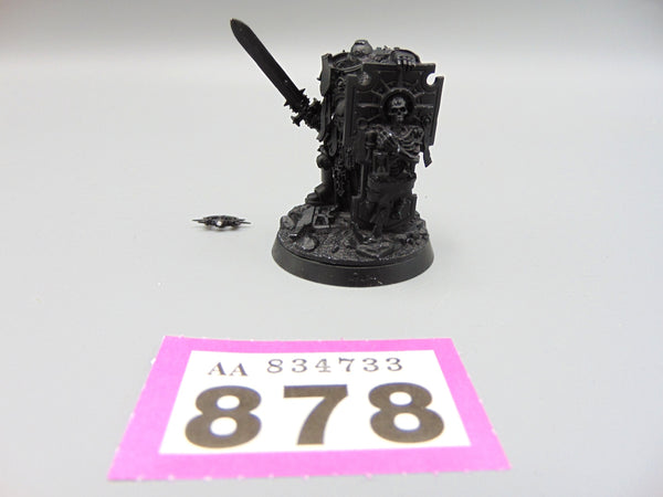 Primaris Captain with Relic Shield
