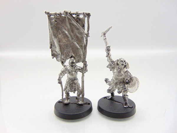 Mordor Orc Captain and Banner