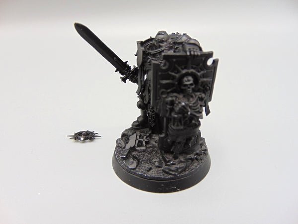 Primaris Captain with Relic Shield