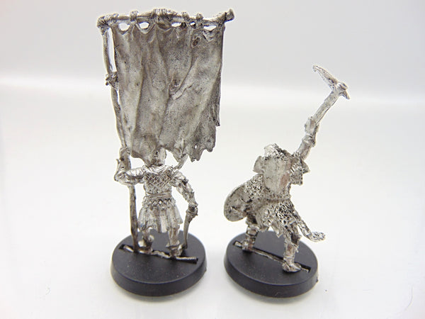 Mordor Orc Captain and Banner