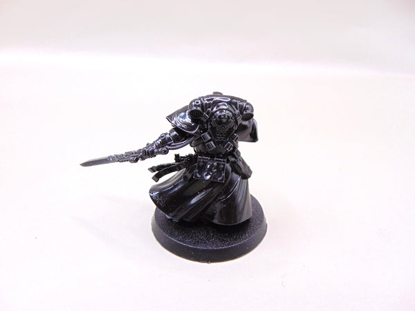 Primaris Librarian in Phobos Armour
