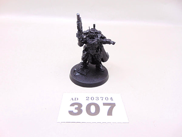 Primaris Captain in Phobos Armour
