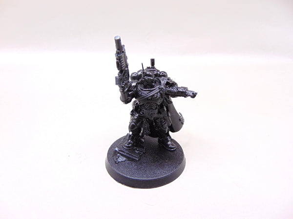 Primaris Captain in Phobos Armour
