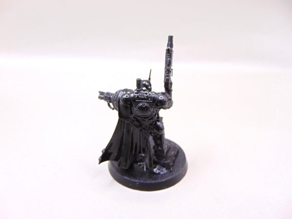 Primaris Captain in Phobos Armour