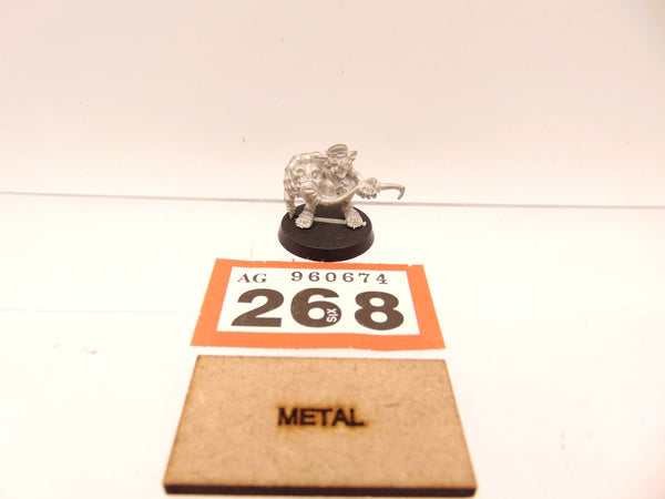 Gretchin Assistant Grot Oiler with Oil Squig