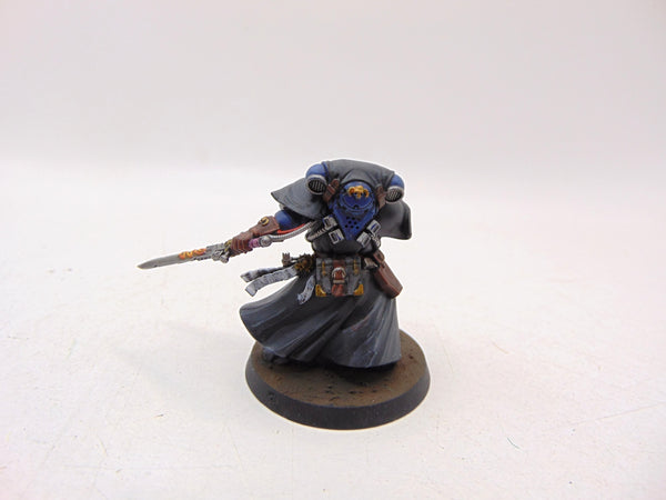 Primaris Librarian in Phobos Armour