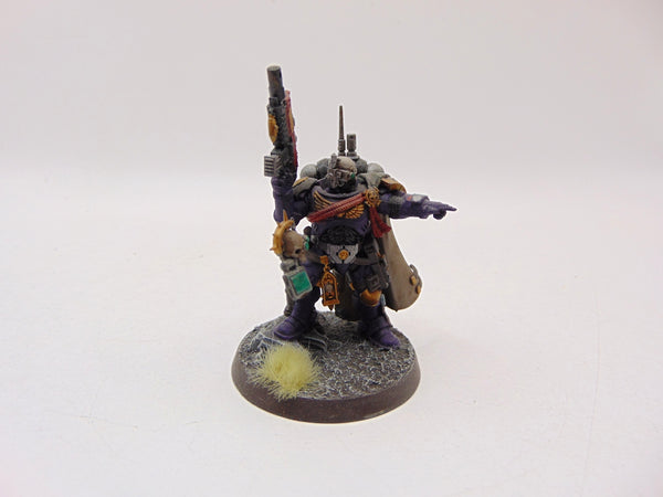 Primaris Captain in Phobos Armour