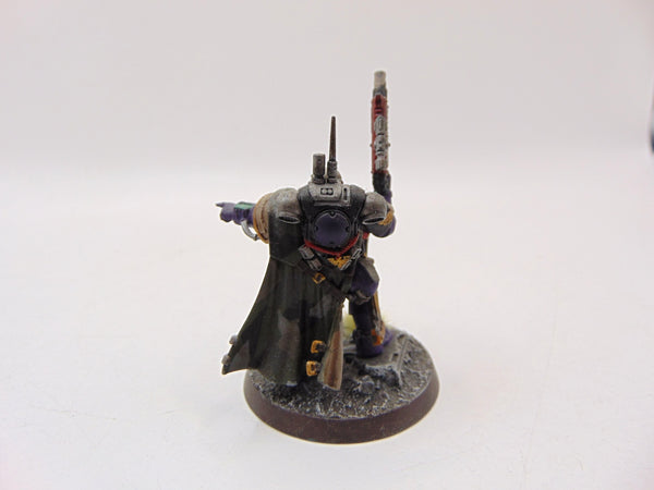 Primaris Captain in Phobos Armour