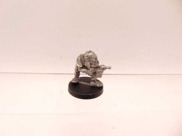 RTB02 Space Ork Raiders Boy with Bolta