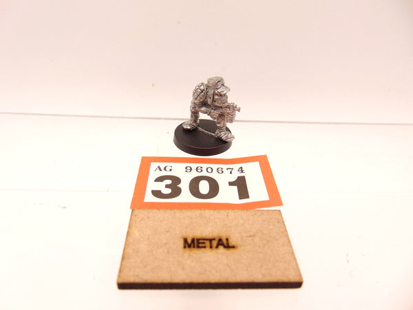 RTB2 Space Ork Raider Boy with Bolta