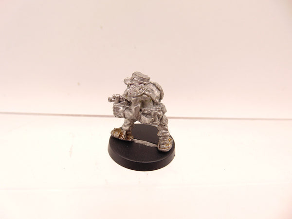RTB2 Space Ork Raider Boy with Bolta