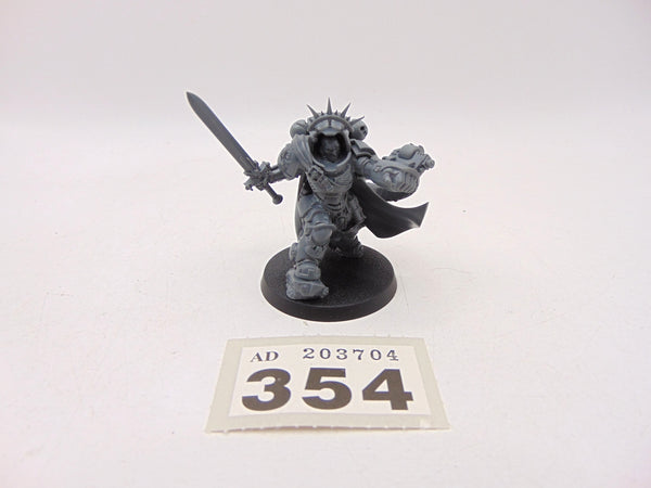Primaris Captain in Gravis Armour