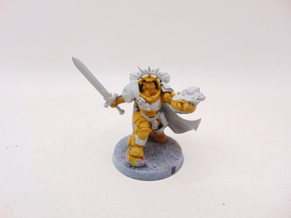 Primaris Captain in Gravis Armour