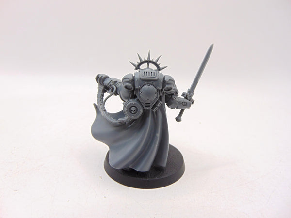 Primaris Captain in Gravis Armour