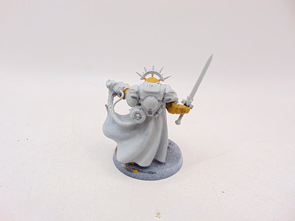 Primaris Captain in Gravis Armour