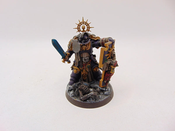 Primaris Captain with Relic Shield