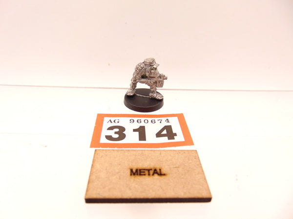 RTB2 Space Ork Raider Boy with Bolta
