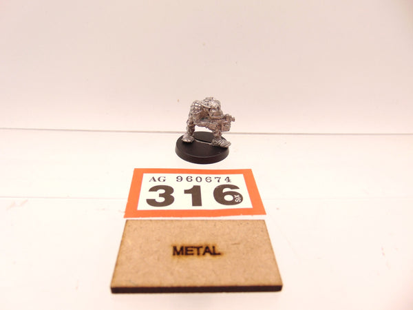 RTB2 Space Ork Raider Boy with Bolta