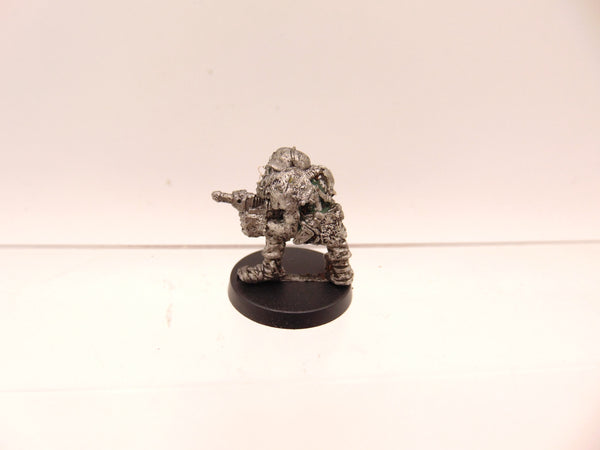RTB2 Space Ork Raider Boy with Bolta