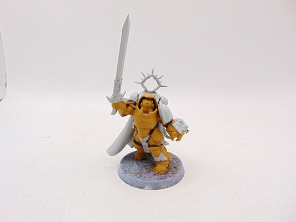 Primaris Captain in Gravis Armour