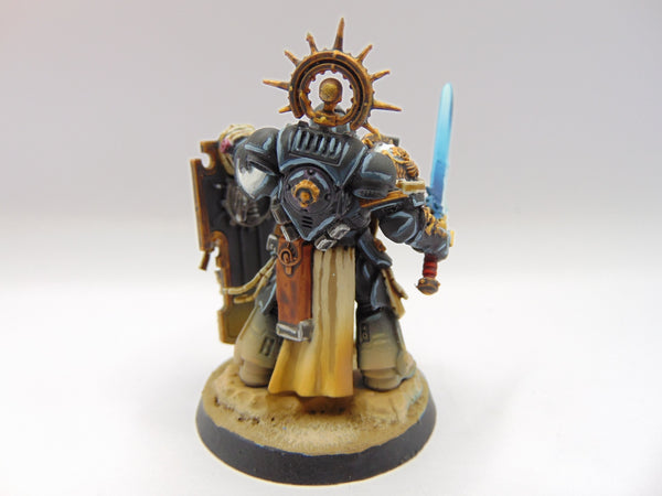 Primaris Captain with Relic Shield