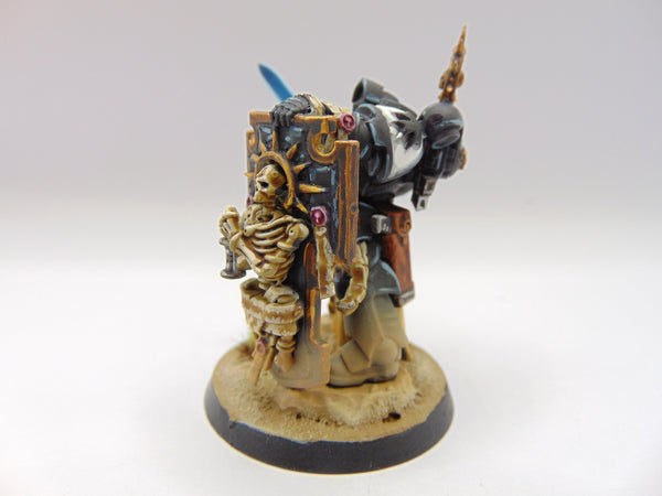 Primaris Captain with Relic Shield