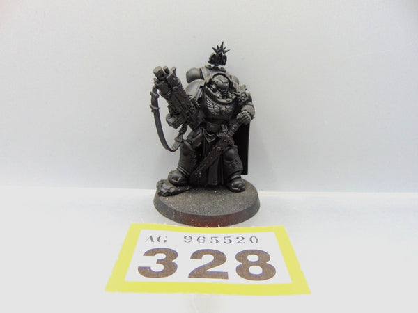 Primaris Captain in Gravis Armour