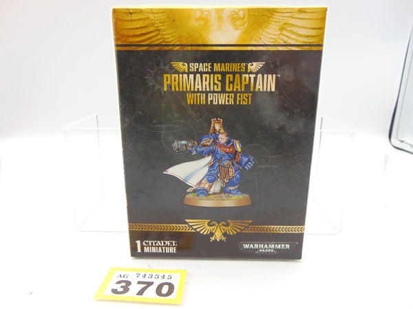 Primaris Captain with Power Fist