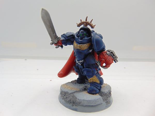 Primaris Captain in Gravis Armour