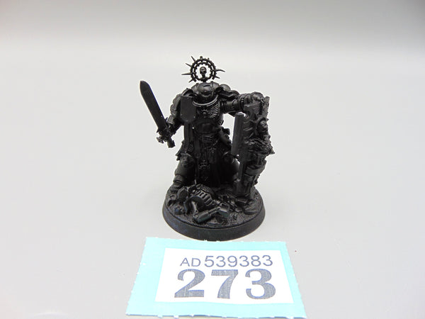 Primaris Captain with Relic Shield