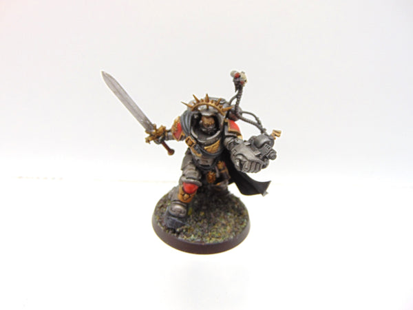 Primaris Captain in Gravis Armour
